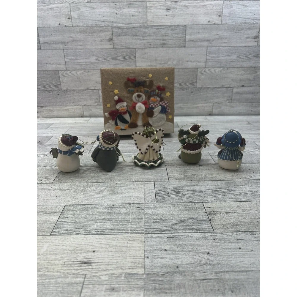 5 Vintage Handmade Polymer Clay Christmas Ornaments & Decorative Box‎